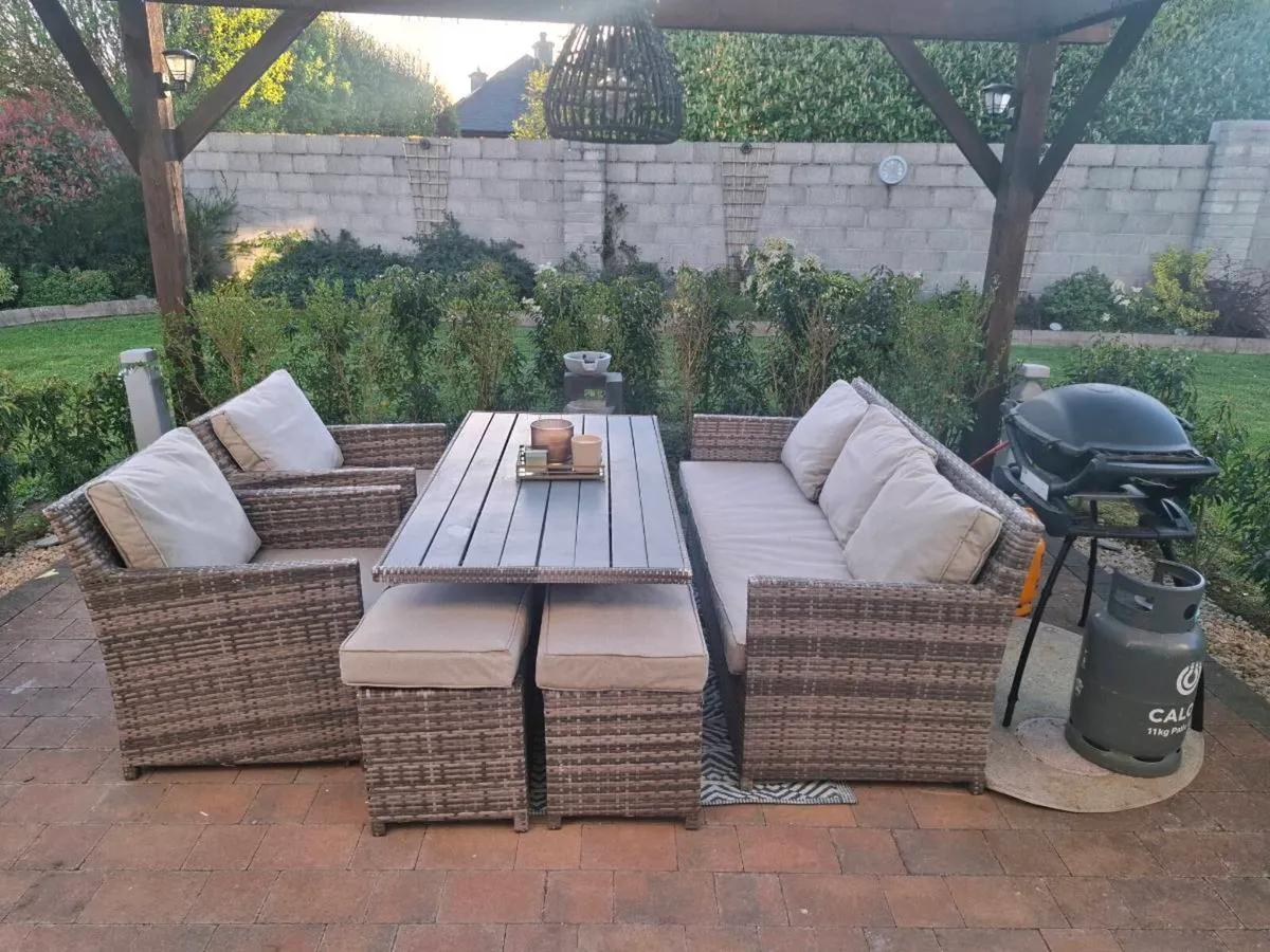 Garden furniture - Image 1