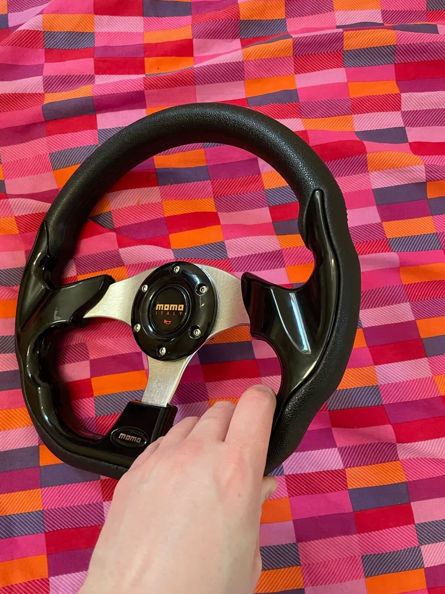 Momo Steering Wheel - Image 4