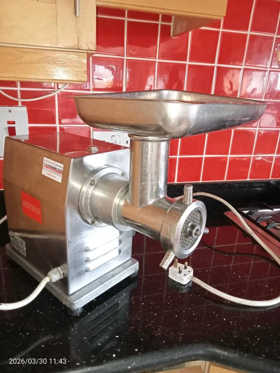 Meteor meat grinder machine - Image 1