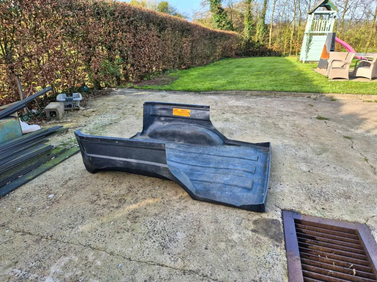 Toyota Landcruiser liner - Image 1