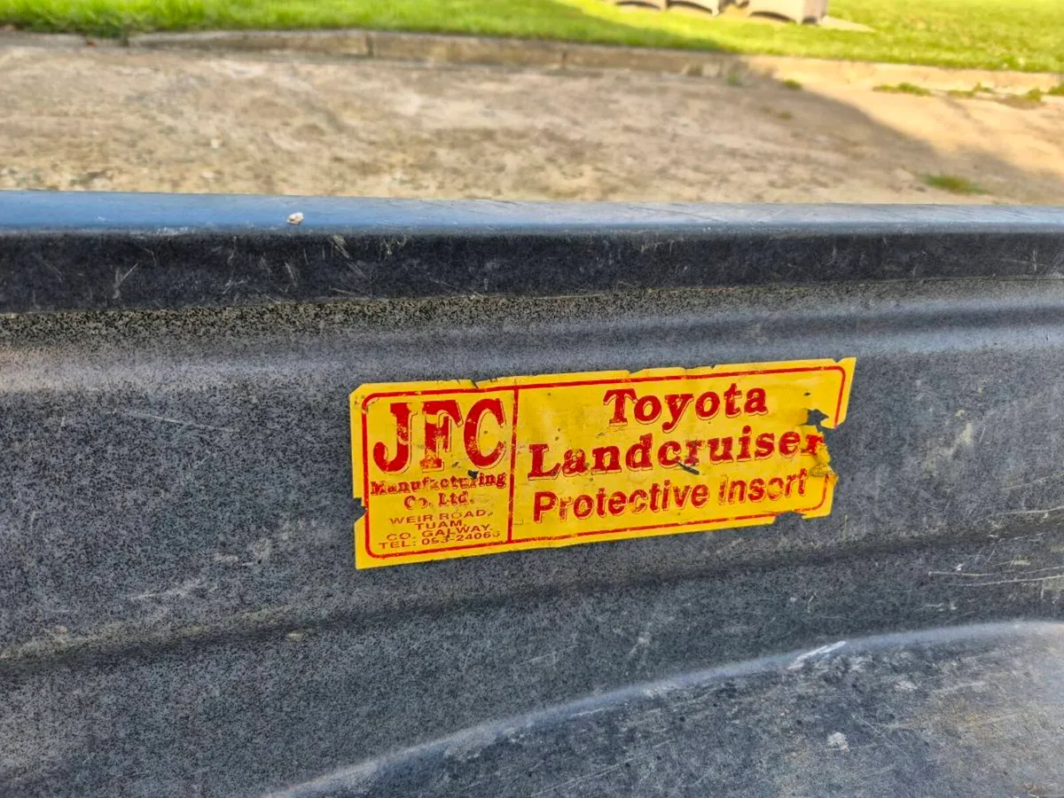 Toyota Landcruiser liner - Image 3