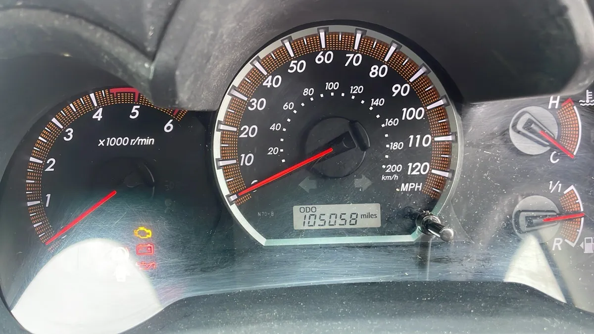 Toyota Hilux - Image 4