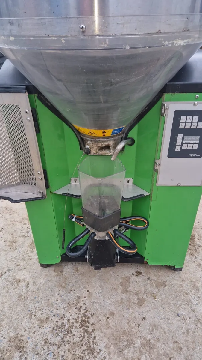 Lamb feeder - Image 3