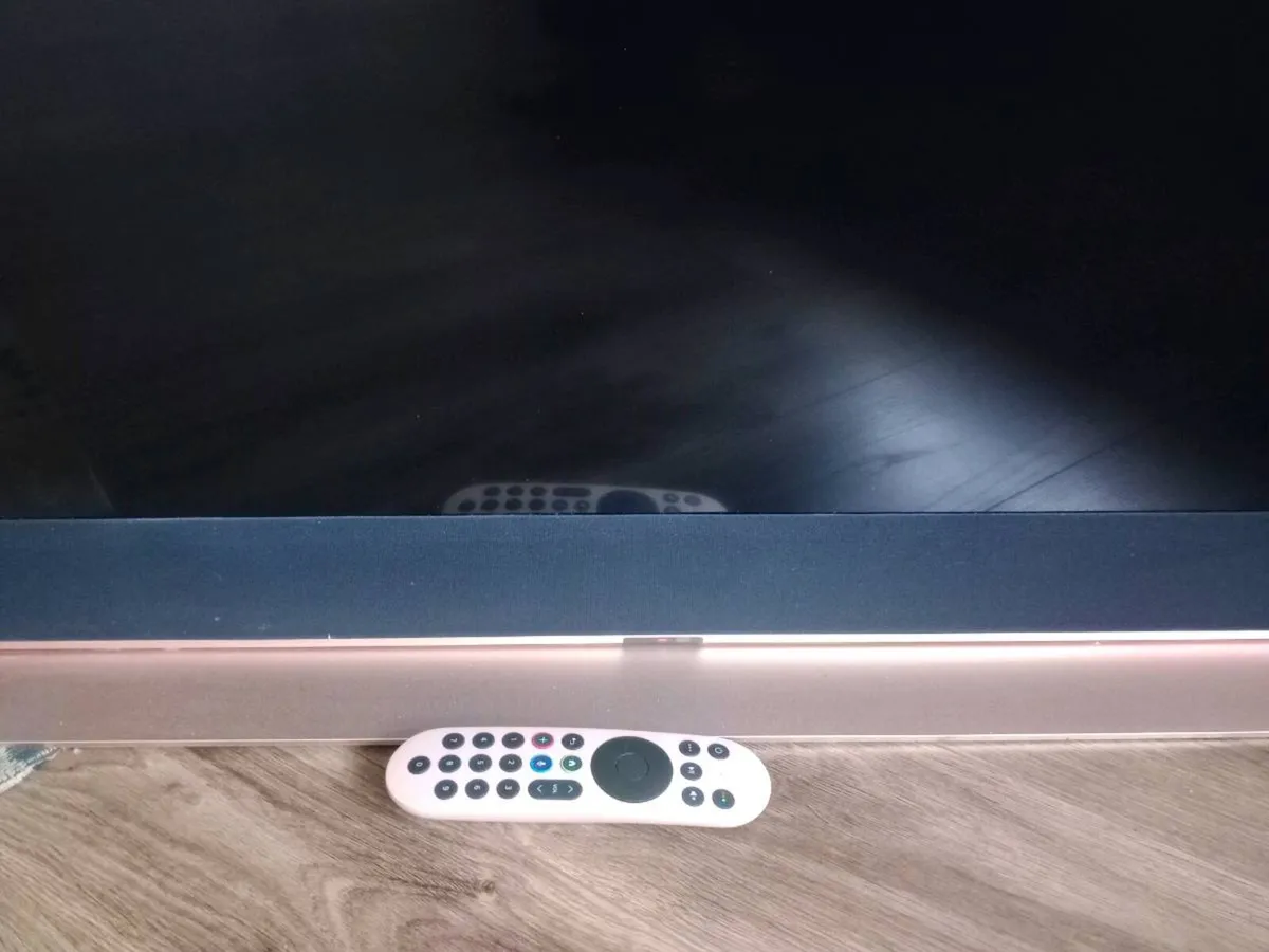 43" sky glass TV QLED Rose Gold - Image 3