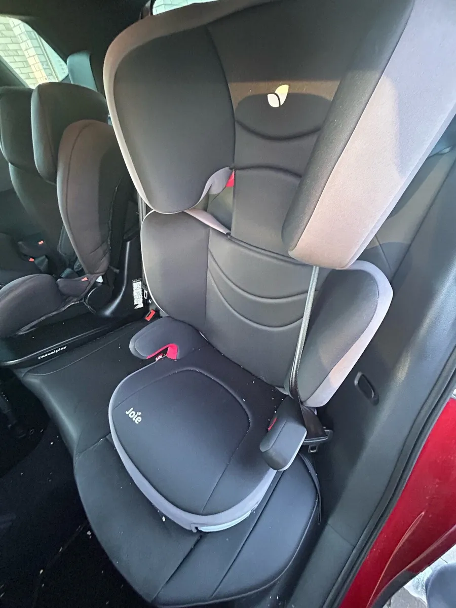 Isofix car seat + booster - Image 2