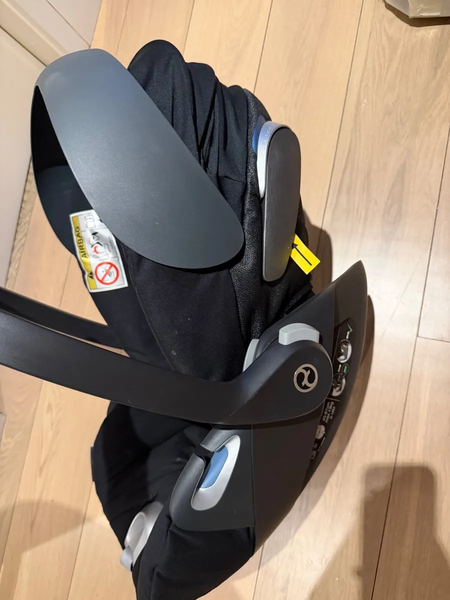 Cybex Car Seat - Image 3