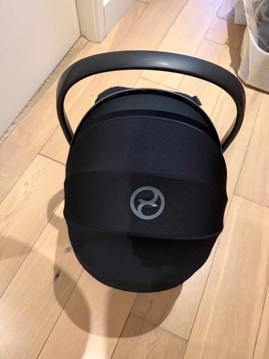 Cybex Car Seat - Image 2