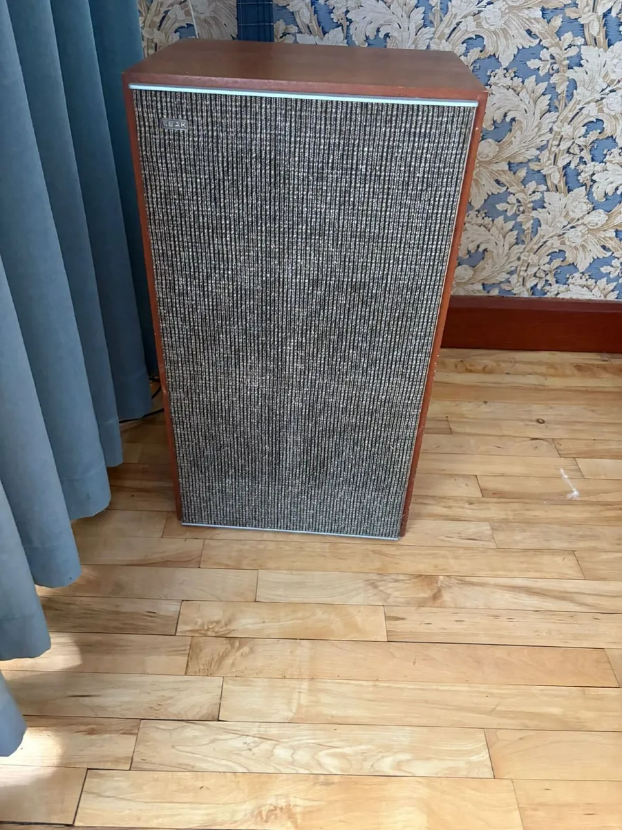 Leak Sandwich speakers