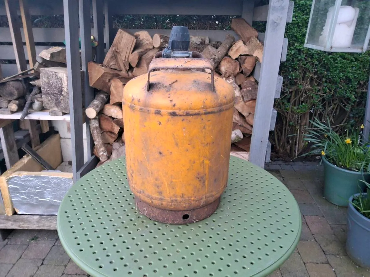 Gas cylinder