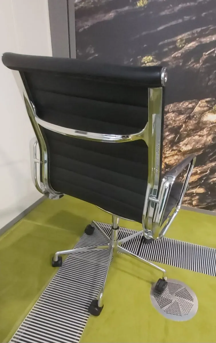 Executive Office Chairs, Leather-Chrome Like new - Image 2