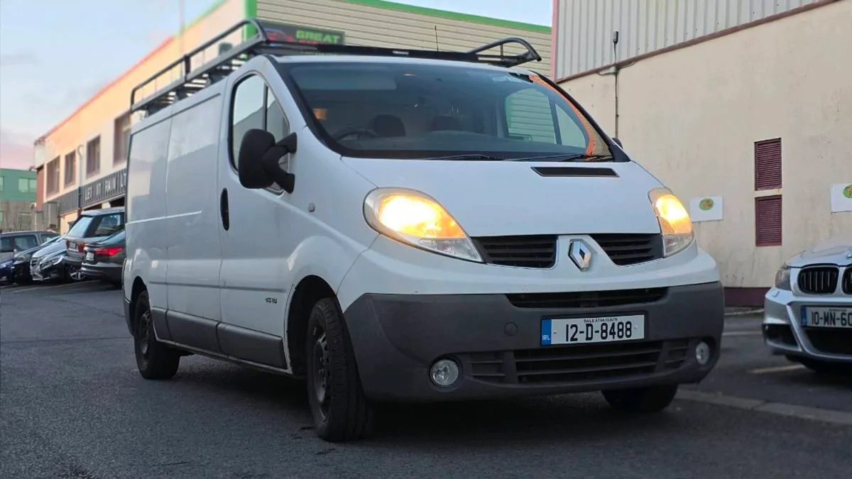 Trafic van - Image 1