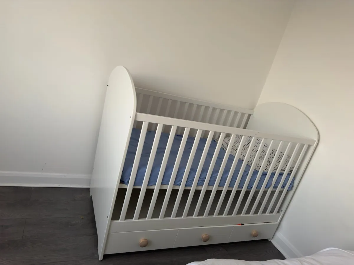 Baby cot - Image 3