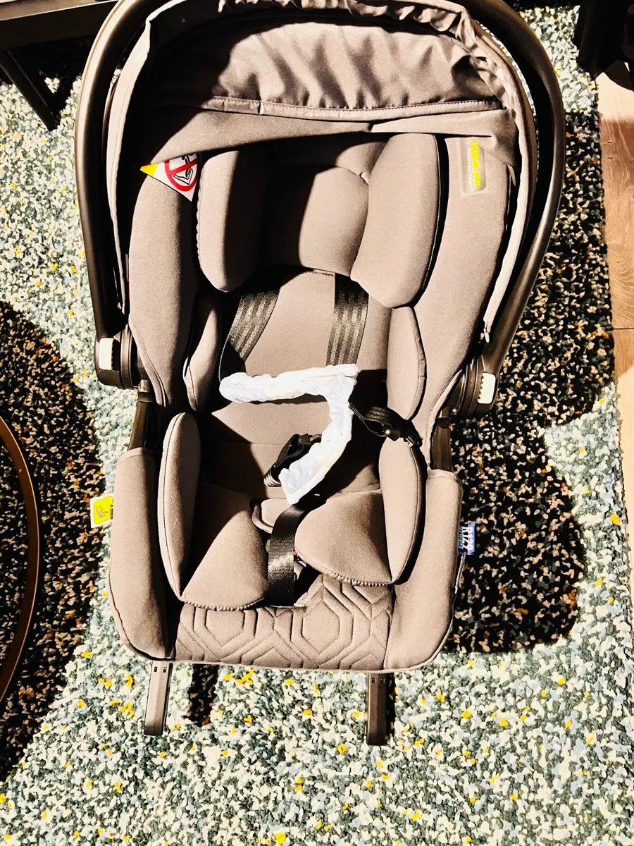 Car seat with isofix - Image 2