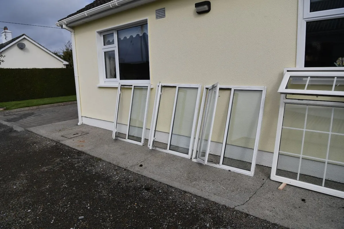 WHITE ALUMINIUM   WINDOWS - Image 4