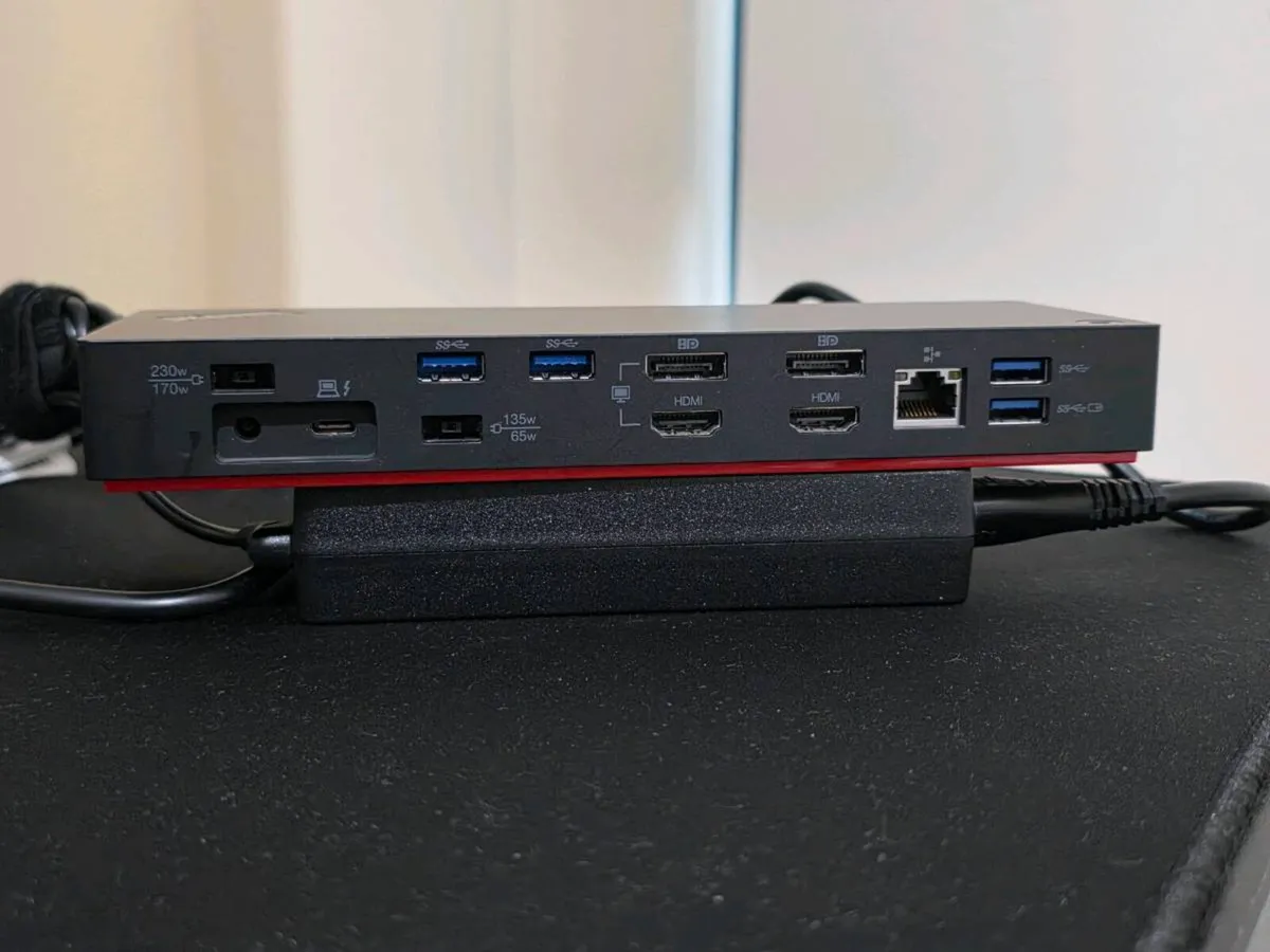 Lenovo ThinkPad docking station - Image 1