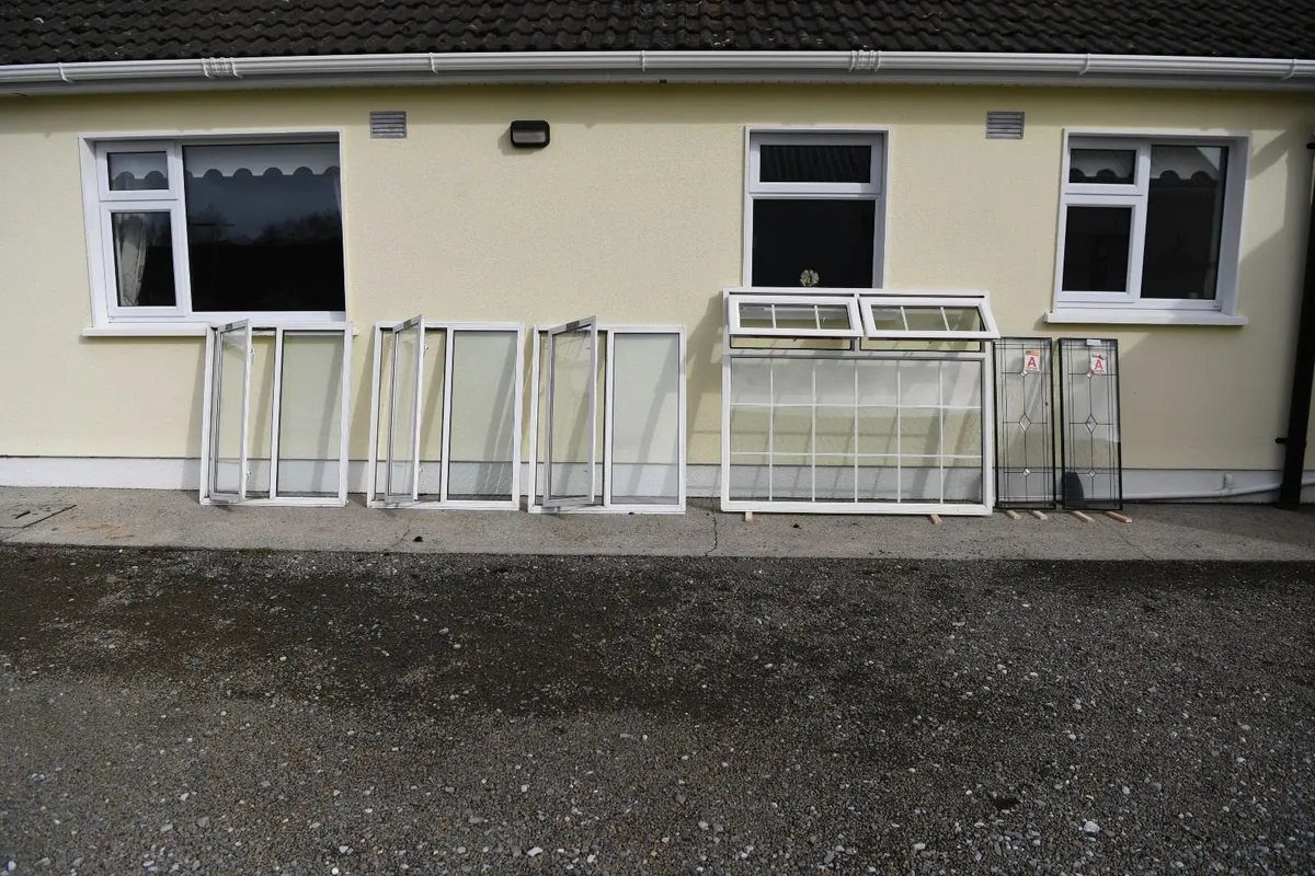 WHITE ALUMINIUM   WINDOWS - Image 1