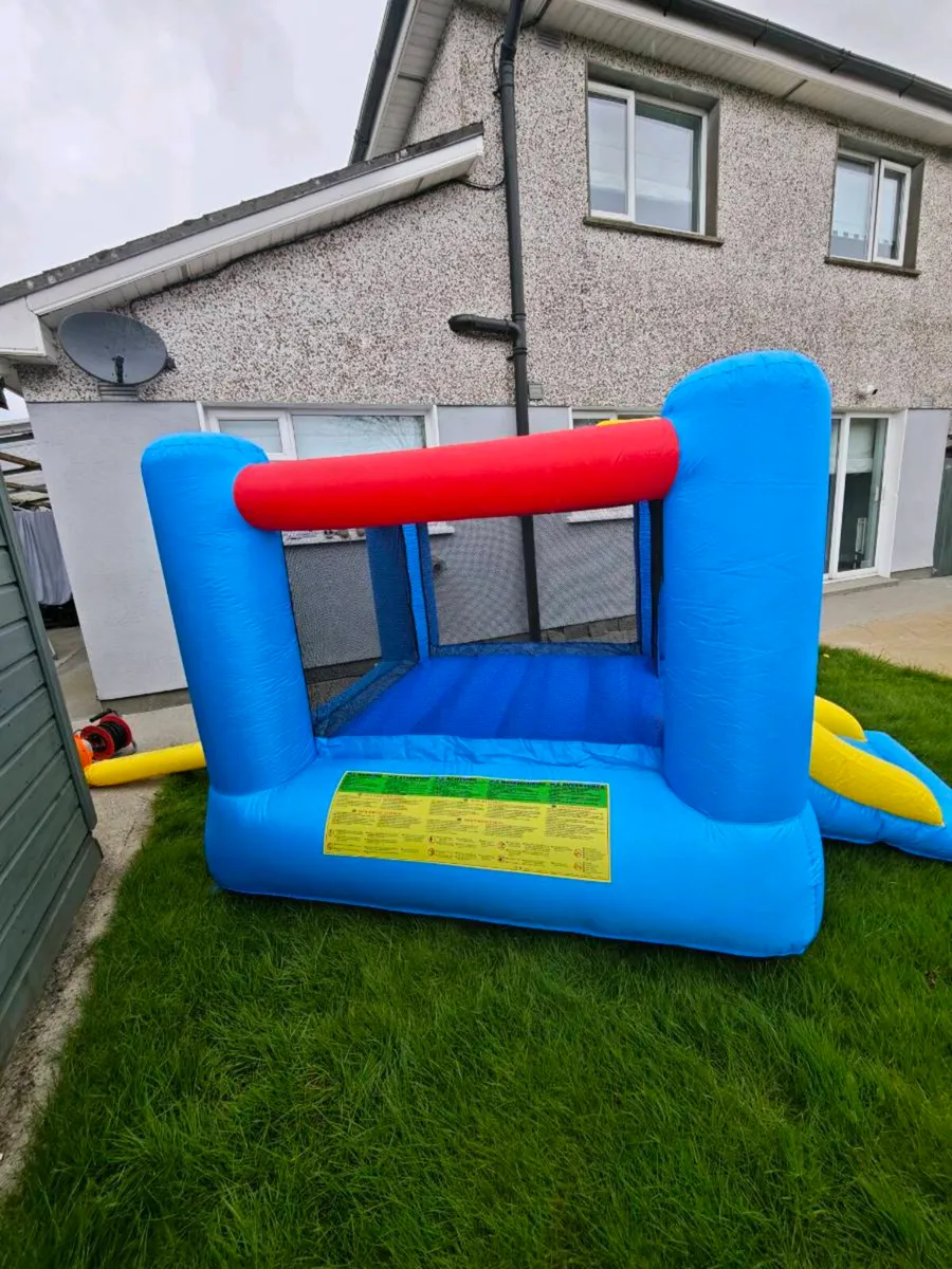 Kids Small Bouncy Castle - Image 3