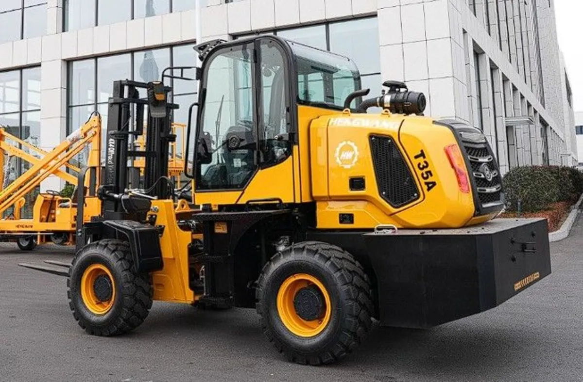 Rough Terrain Forklift / Bale stacker - Image 3