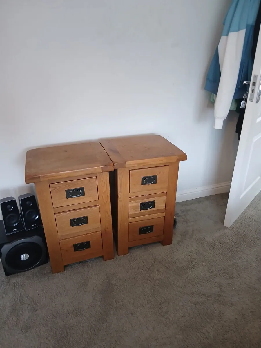 Oak bedside lockers