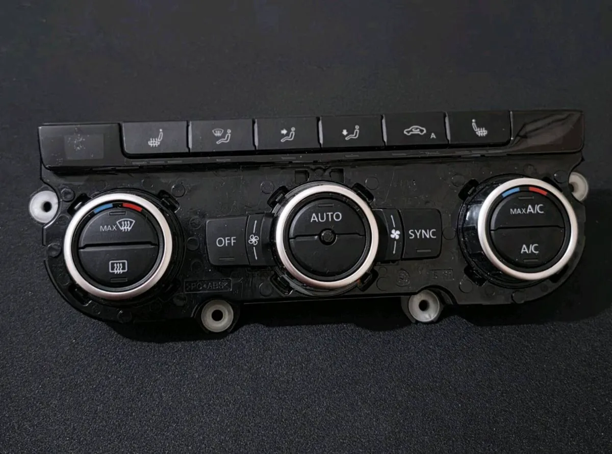 Volkswagen Passat AC control switch - Image 1