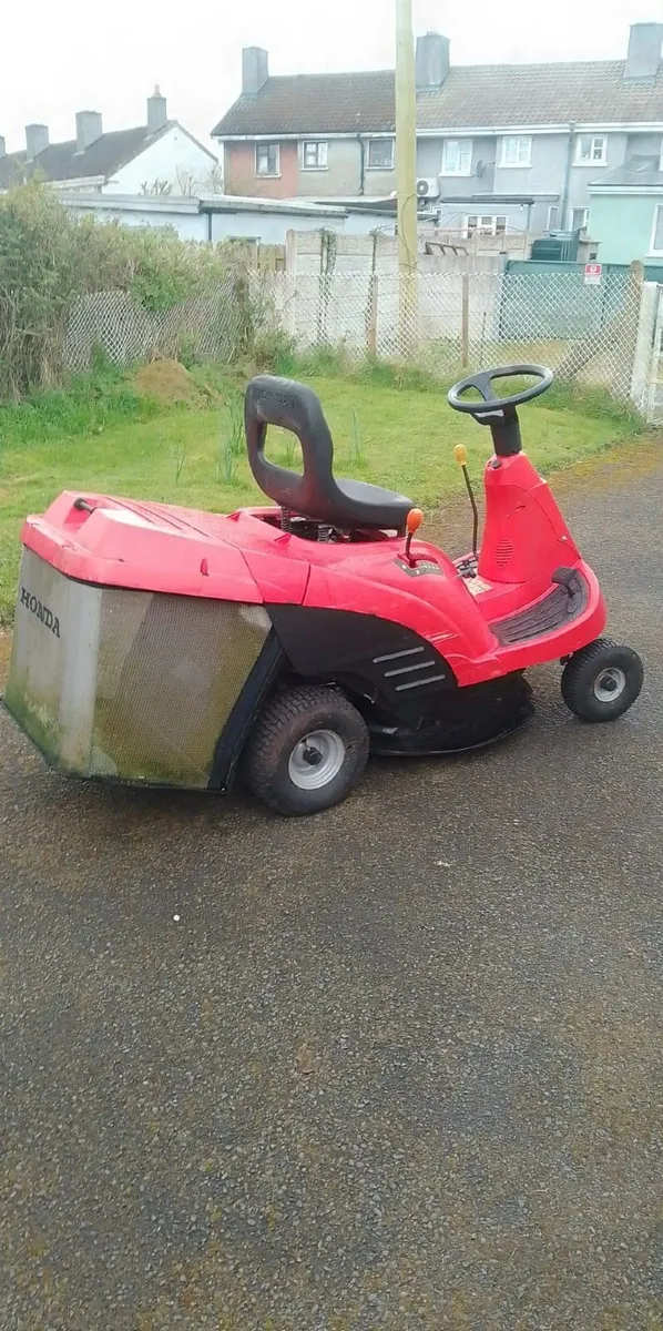 Ride on lawnmower - Image 2