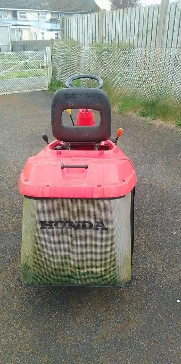 Ride on lawnmower - Image 4