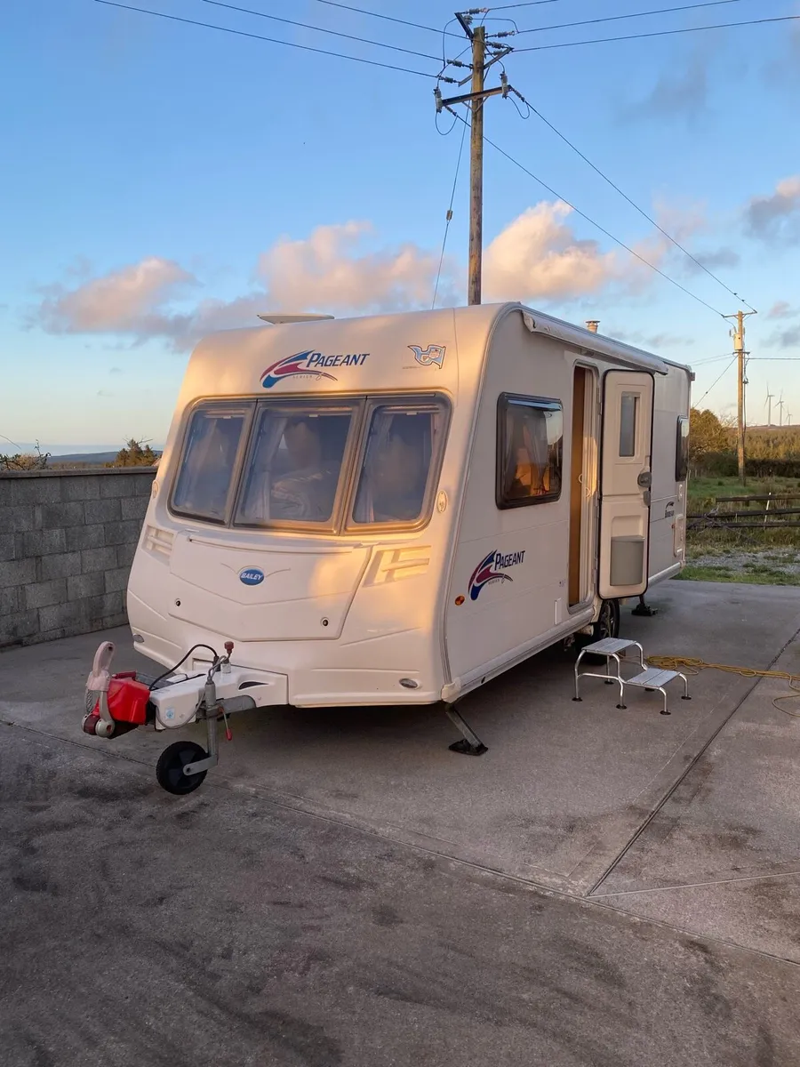 Bailey Pageant Series 6 - Image 1