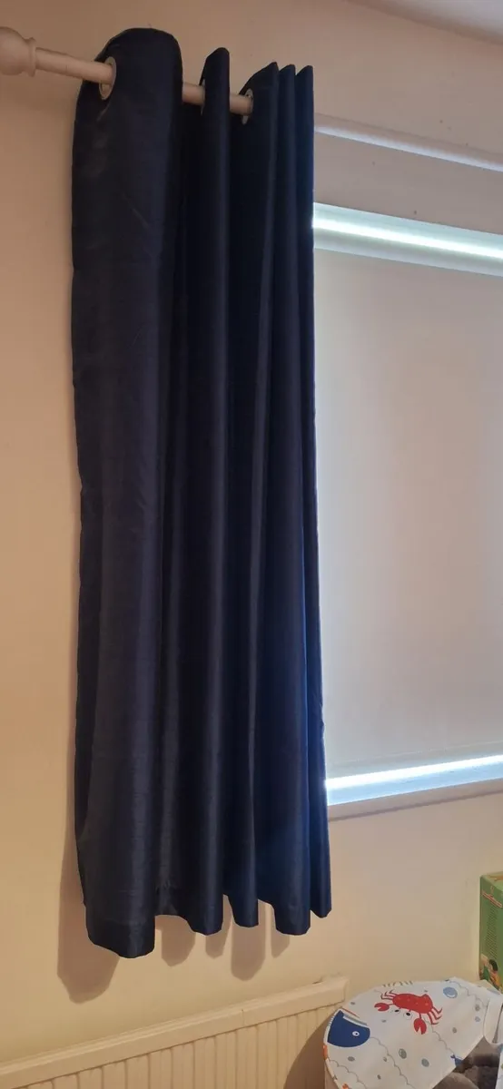 Curtains - Image 2