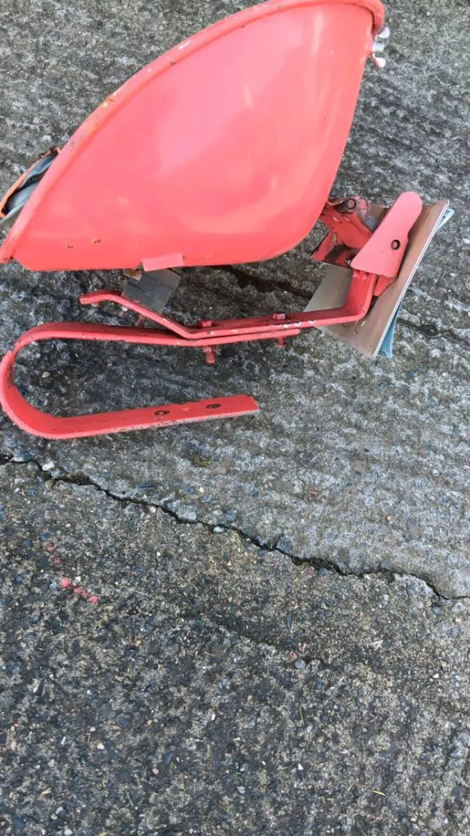 Massey ferguson seat - Image 3