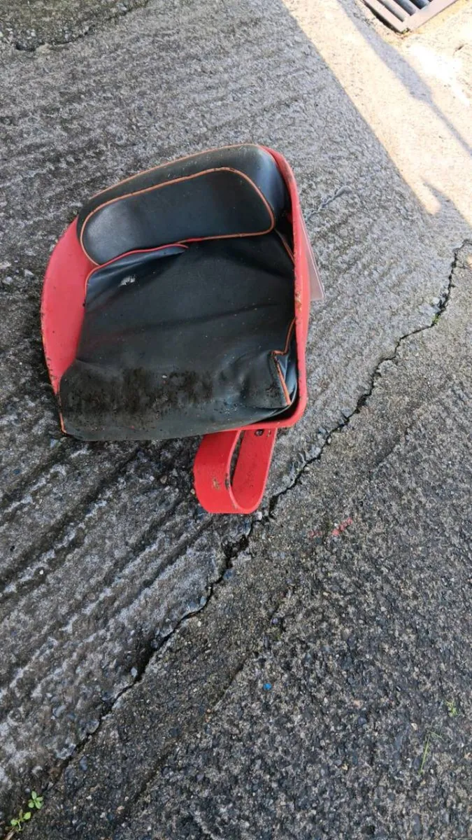 Massey ferguson seat - Image 1