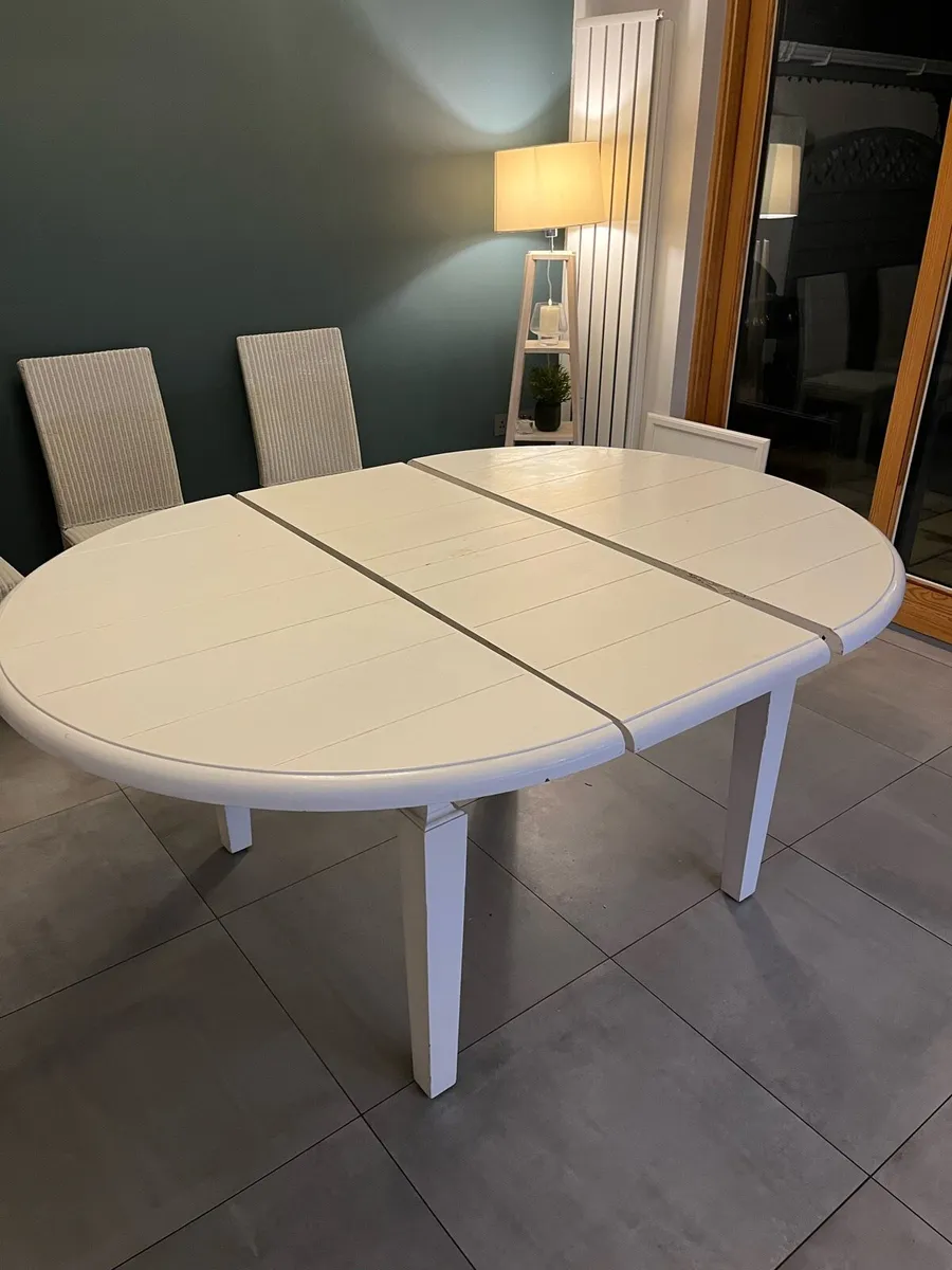 Kitchen table - Image 1