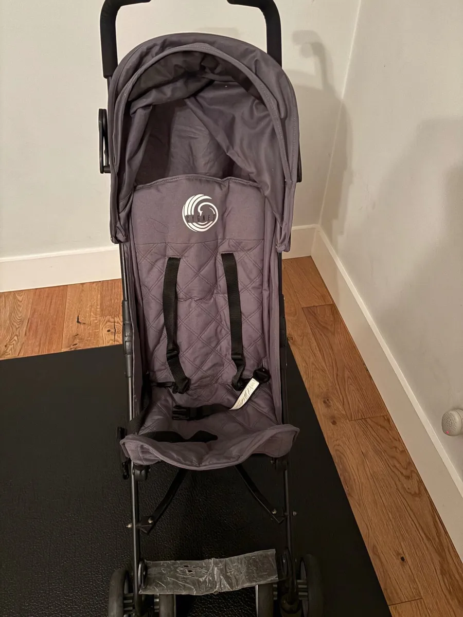 Stroller and cot - Image 1