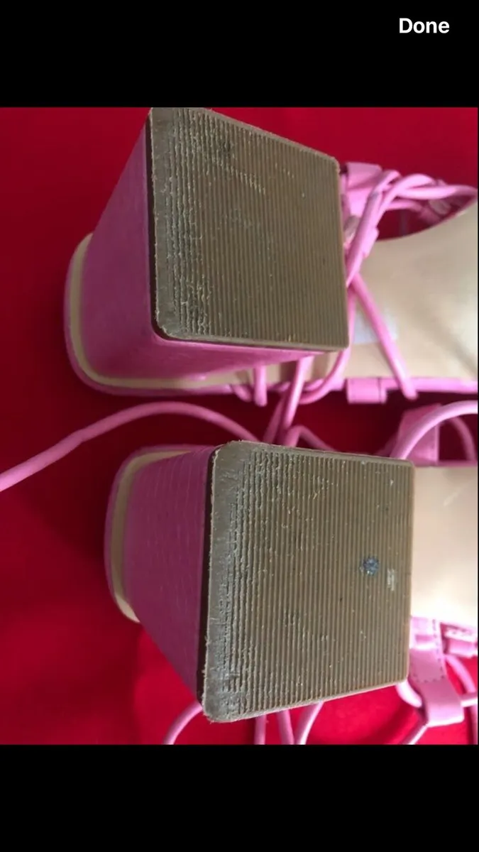 Ladies stunning - Image 3