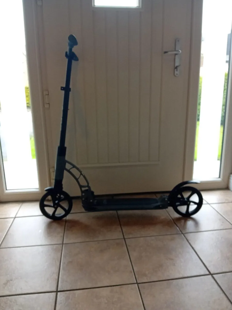 Scooter, gym mat, balamce beam - Image 2