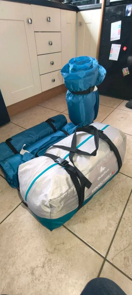 Decathlon 4.1 Family Tent - Image 1