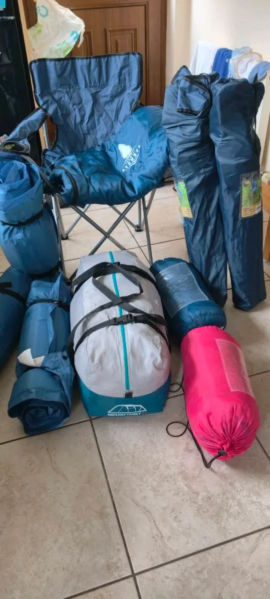 Decathlon 4.1 Family Tent - Image 2