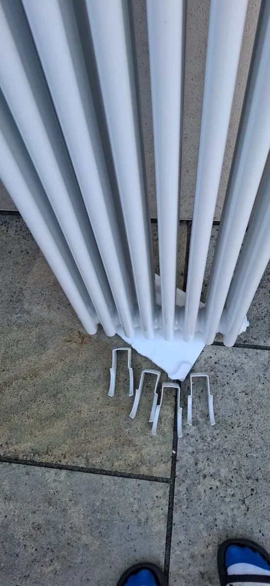 Vertical Radiator - Image 1