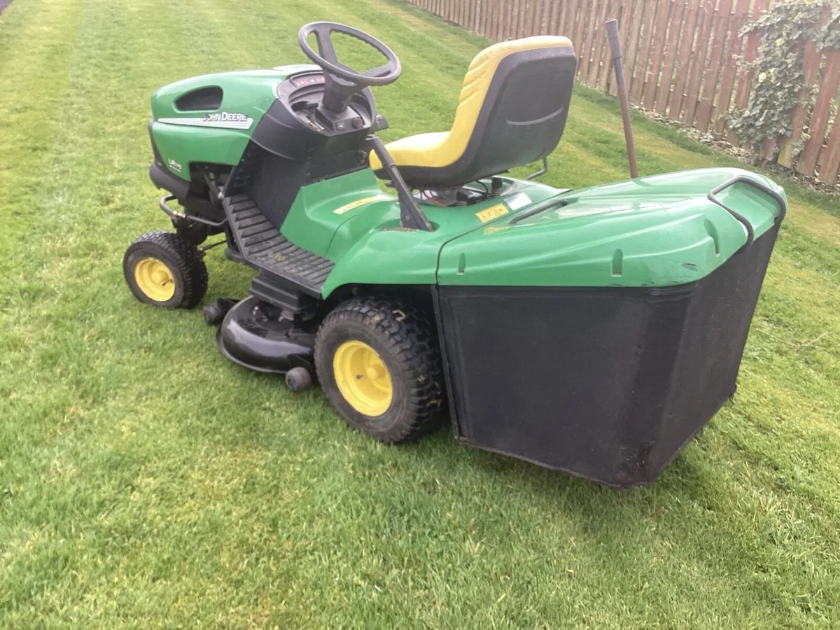 John Deere lawn mower - Image 2