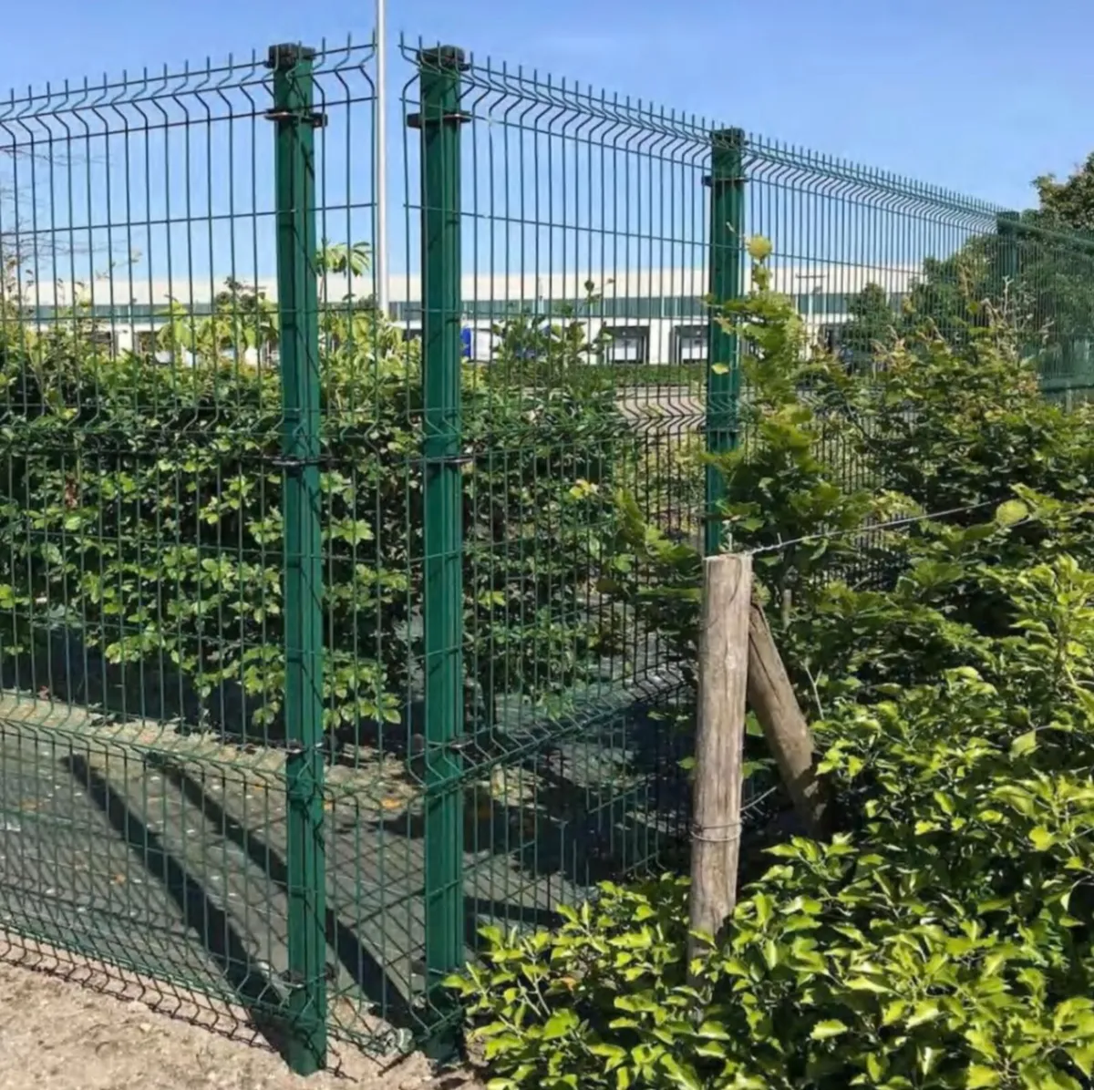 Industrial Duty V Mesh Fencing - Image 4