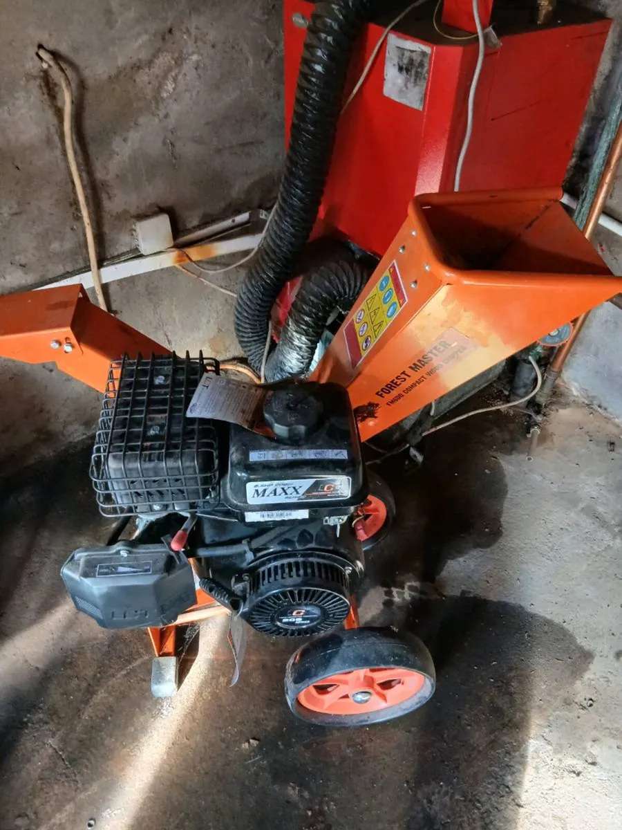 Wood chipper - Image 1