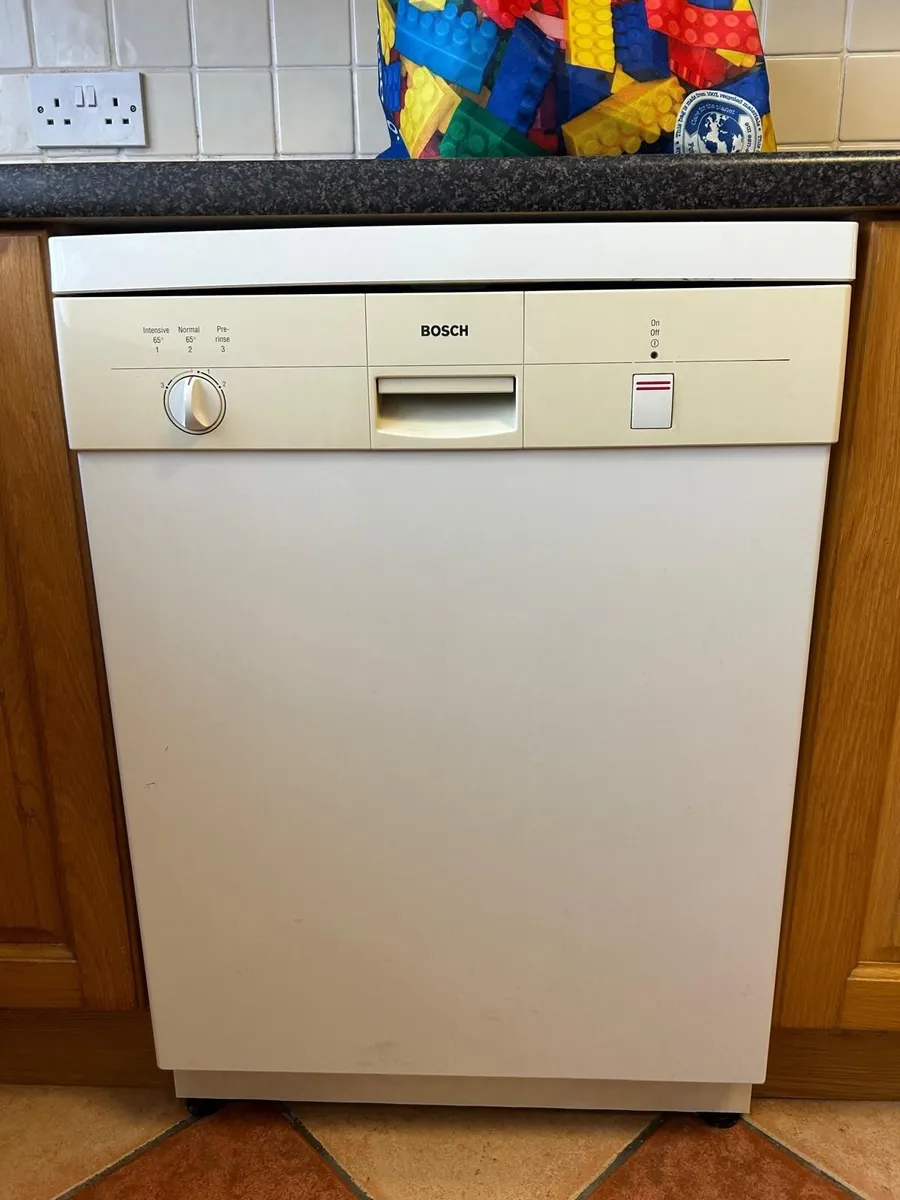 Bosch Dishwasher - Image 1