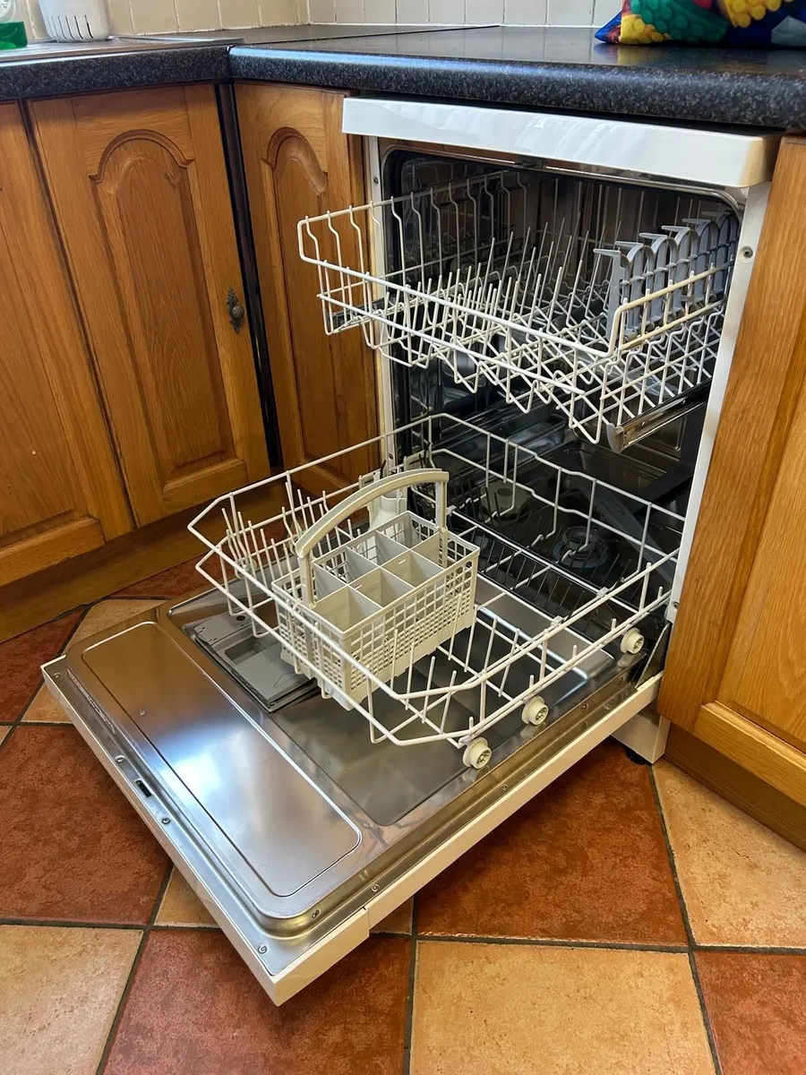 Bosch Dishwasher - Image 2