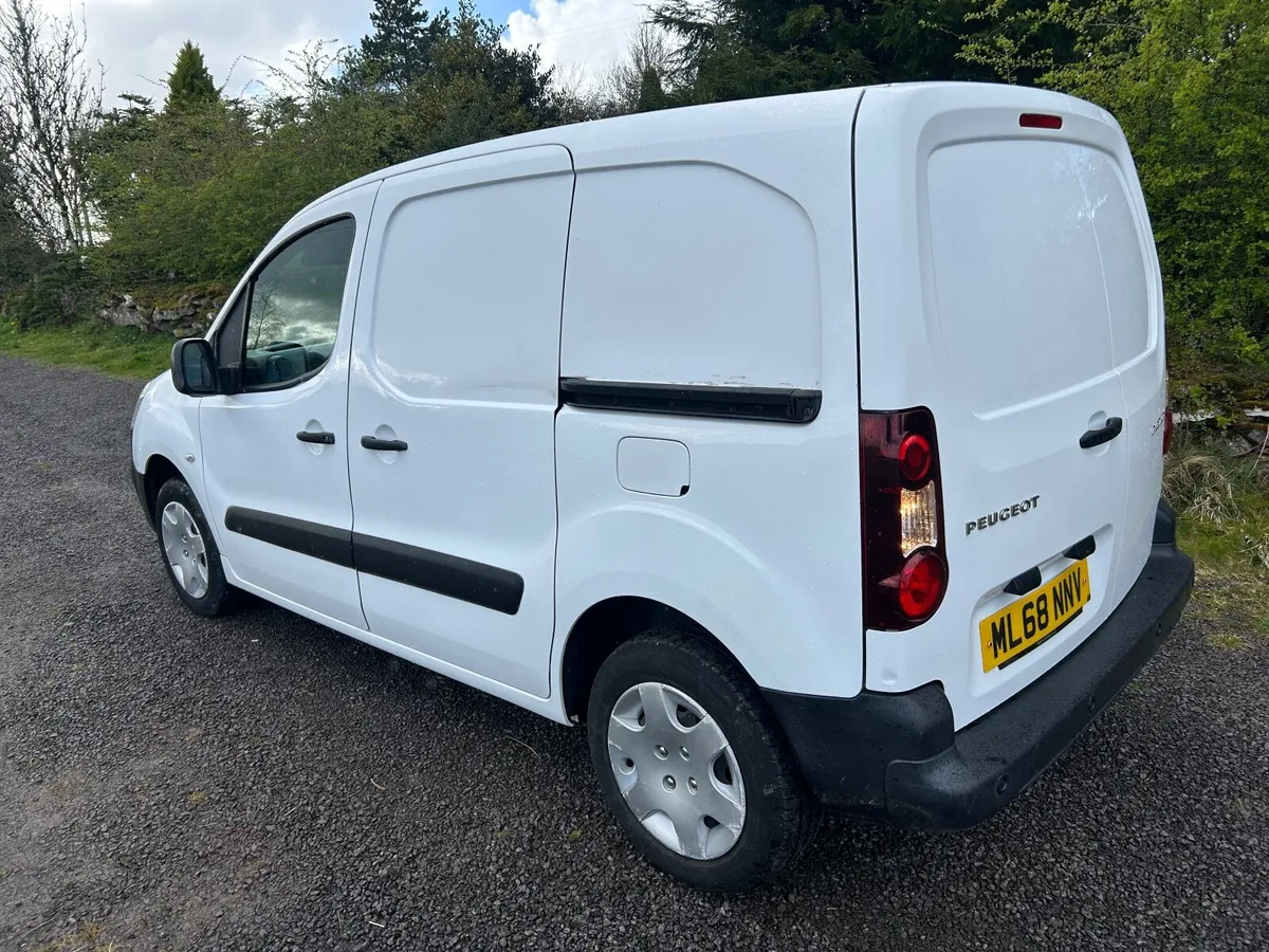 2018 Peugeot partner Hdi professional. 92k, 3 seat - Image 3