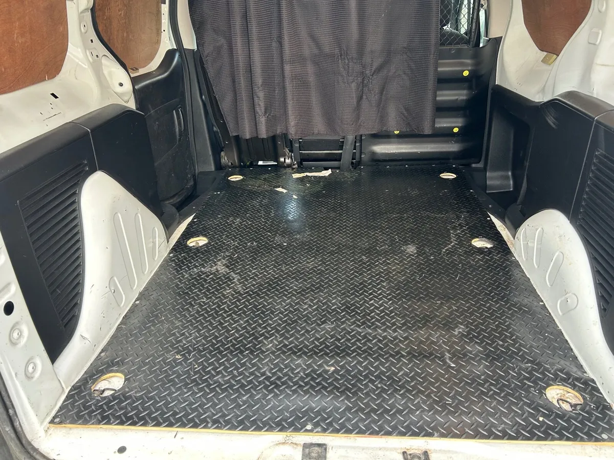 2018 Peugeot partner Hdi professional. 92k, 3 seat - Image 4