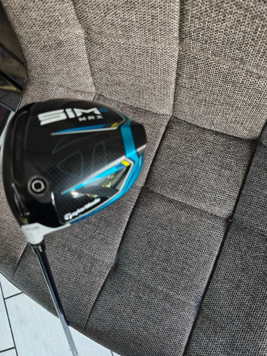 Left hand Taylor Made Sim2Max Driver - Image 1
