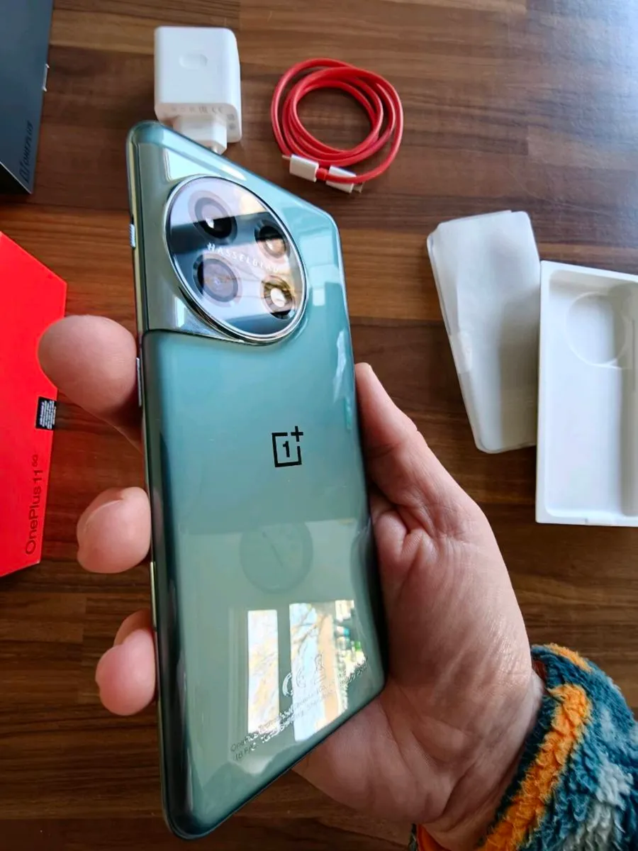 OnePlus 11 5G in immaculate condition - Image 1