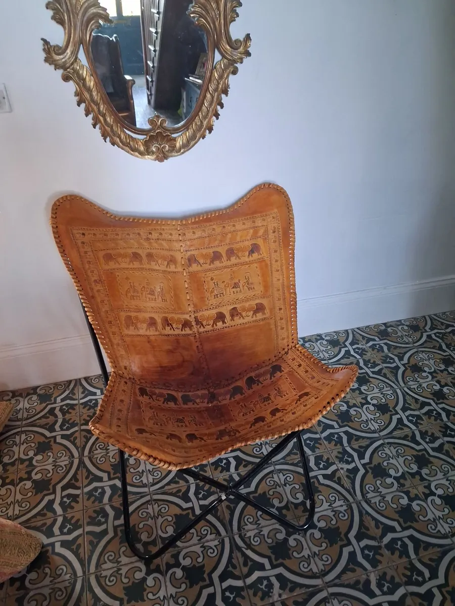 Butterfly chair and cushions - Image 4