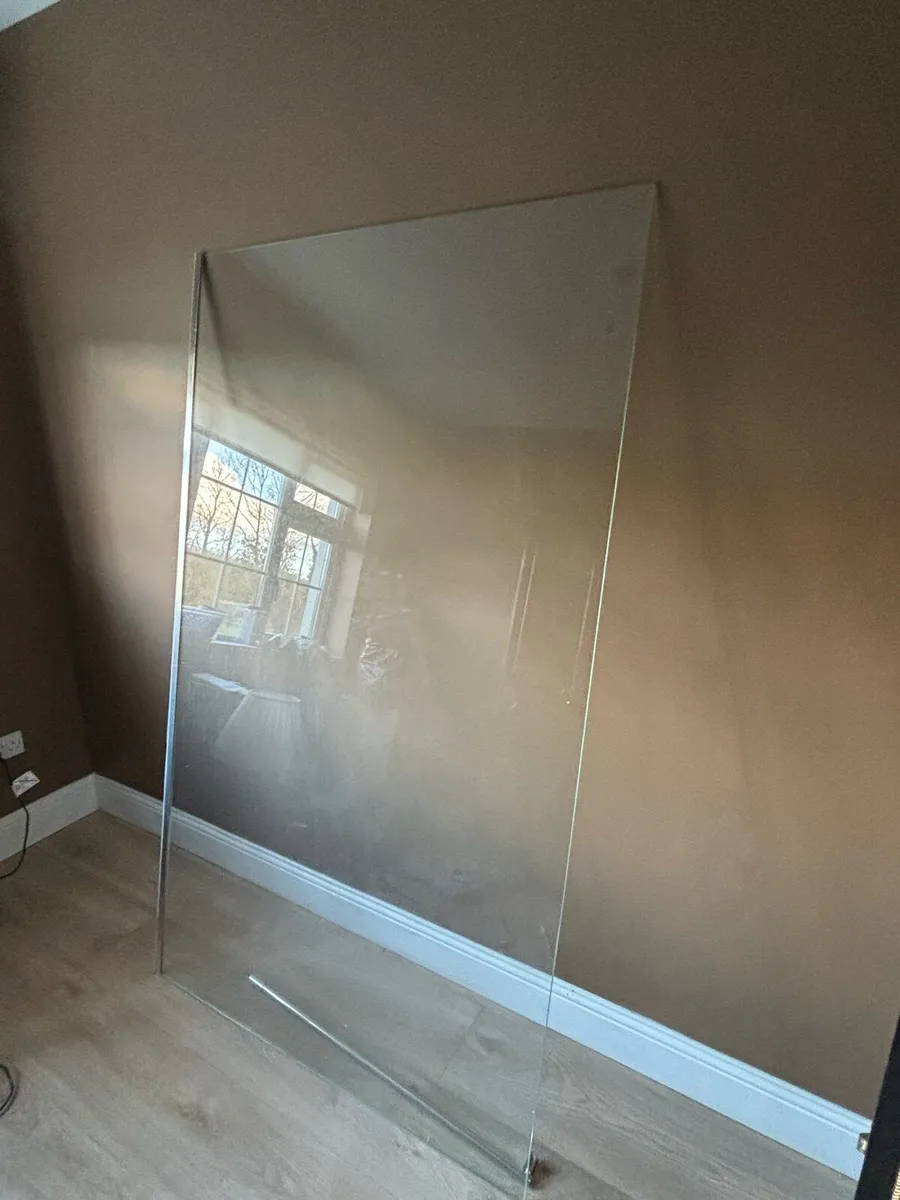 Shower side panel - Image 1