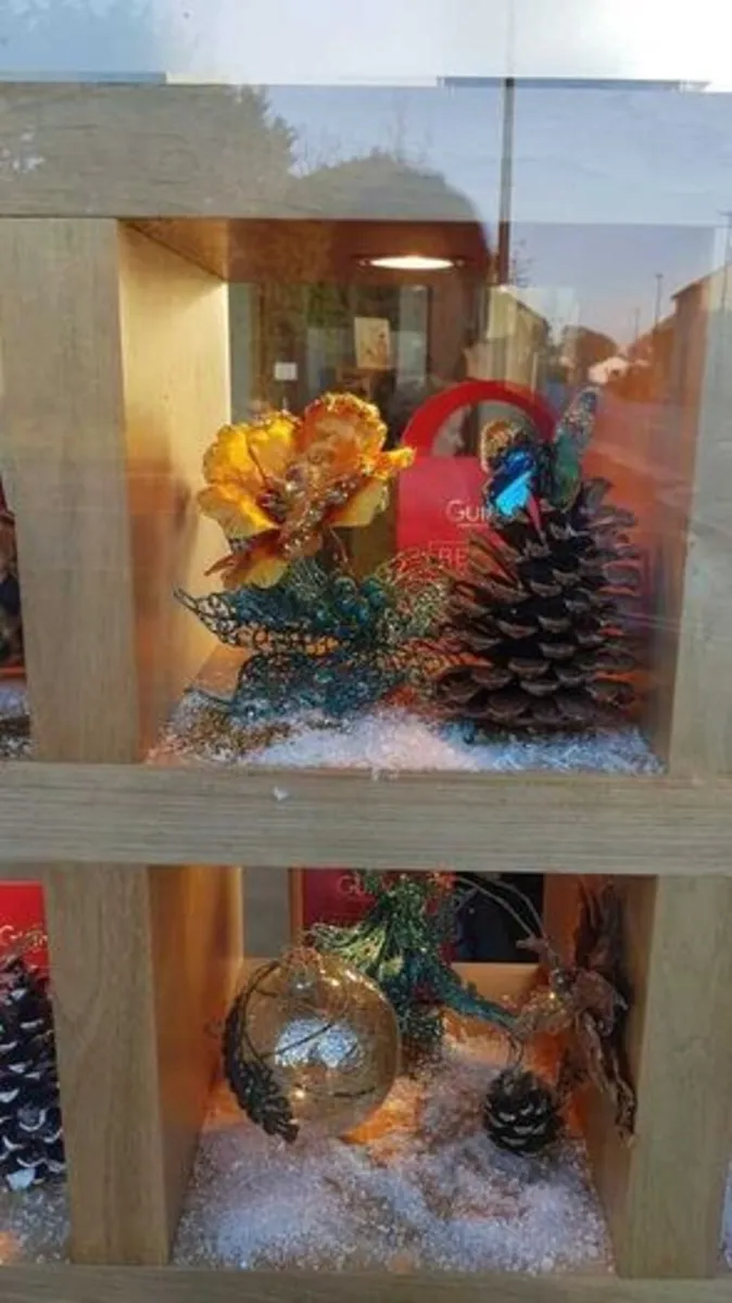 Window display boxes - Solid Walnut - Image 2