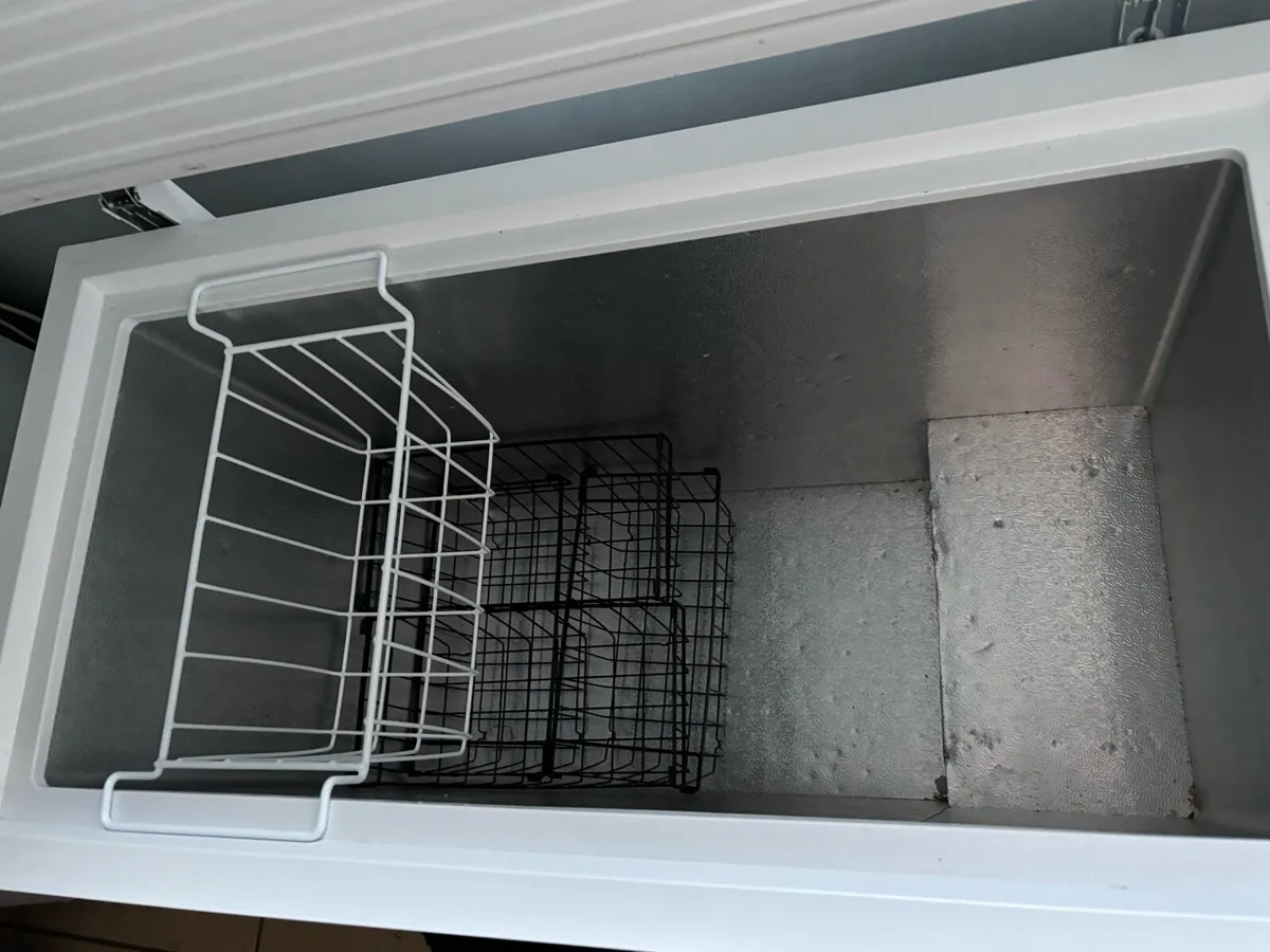 Chest Freezer - Image 3